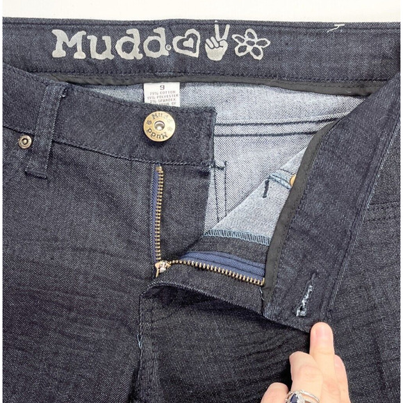 Mudd Low Rise Denim Bermuda Shorts Juniors Size 9 Dark Wash Retro Summer Y2K - Picture 2 of 8